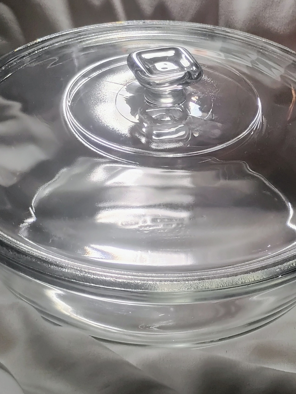 Anchor Bakeware Clear Glass Covered Casserole Dish 2qt. 9 In.
